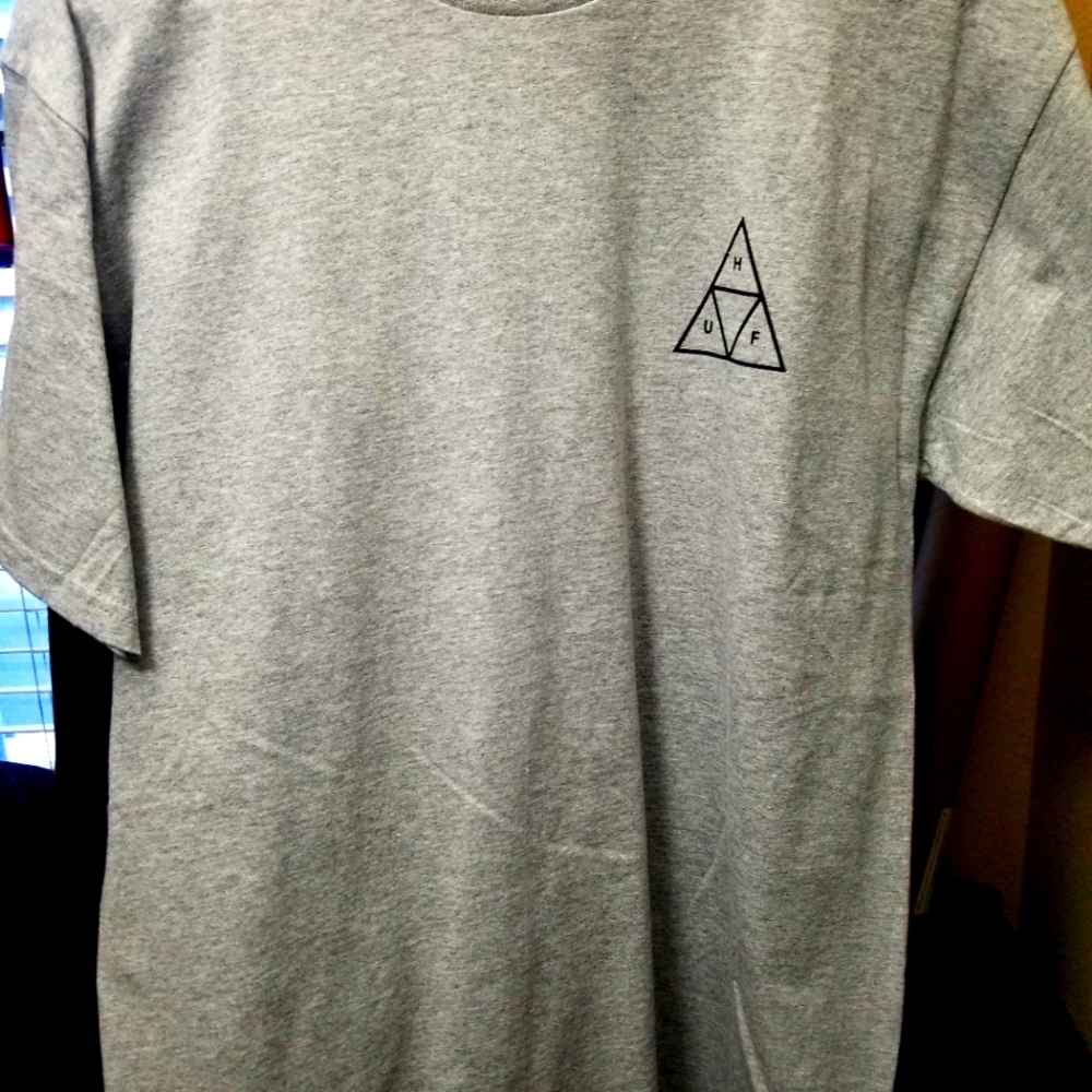 HUF t-shirt